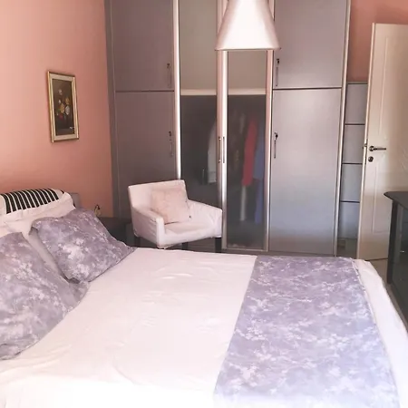 Raj Front Apartment Agia Triada (Thessaloniki)