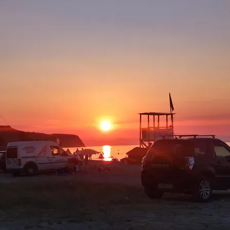 Raj Front Agía Triás